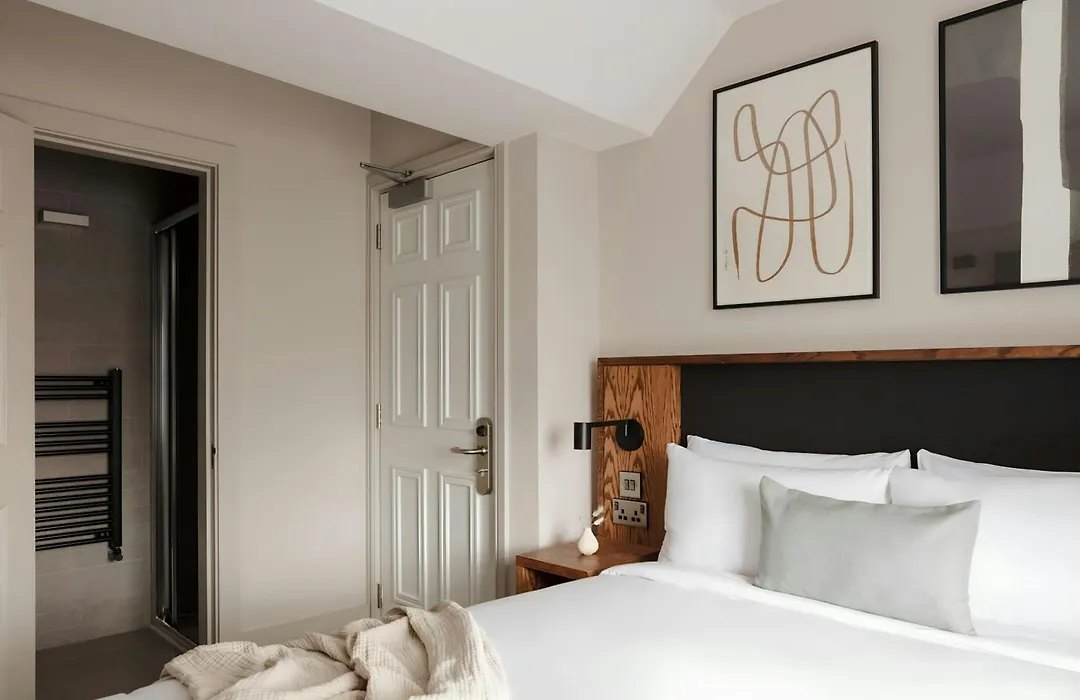 The Leeson Inn-1